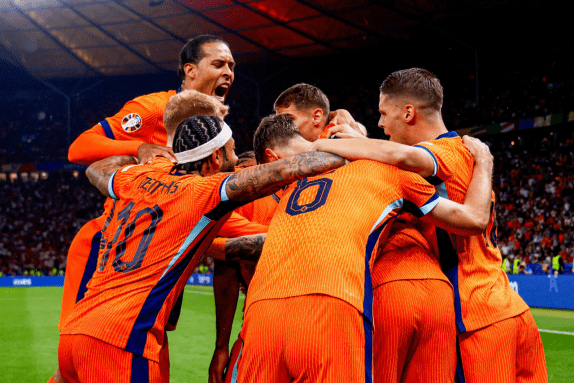 中国男篮挺,进国际篮联,三甲行列,足彩狗,足球赛事资讯,足球比赛数据,足球赛事平台,足球资讯